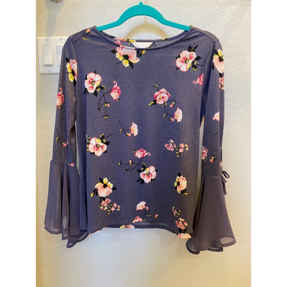LC Lauren Conrad Floral Bell Sleeve Top